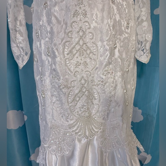 Vintage Beaded puff sleeve wedding gown with train, true size 6. - Picture 6 of 16